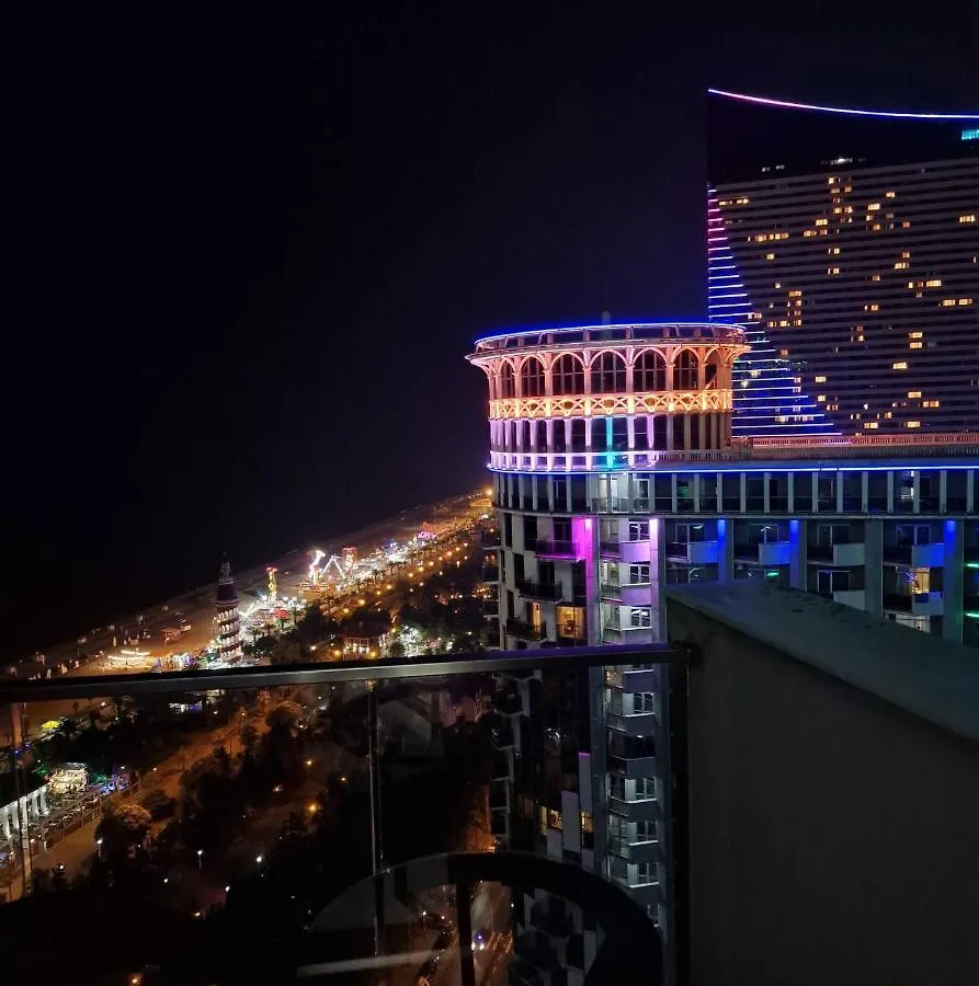 Holiday Check Inn باتومي